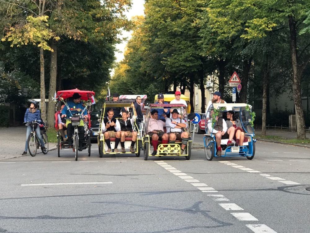 Die Münchner Rikschafahrer/innen | Oktoberfest Shuttle